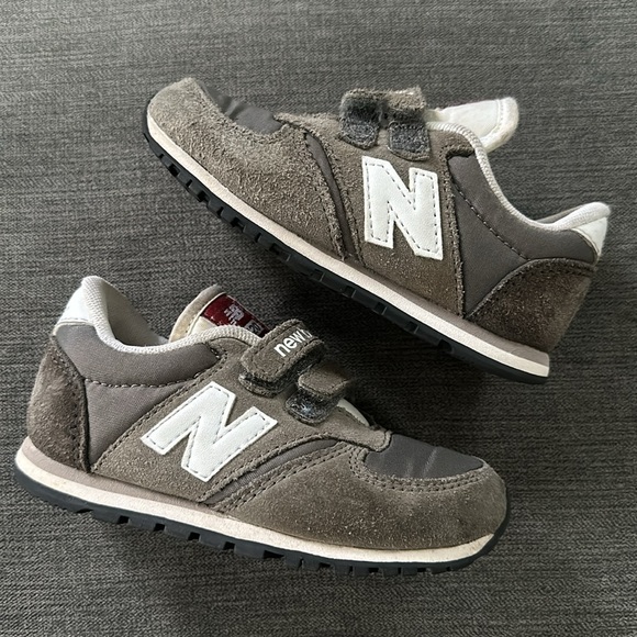 New Balance Other - 🩶GUC NEW BALANCE Suede Sneakers